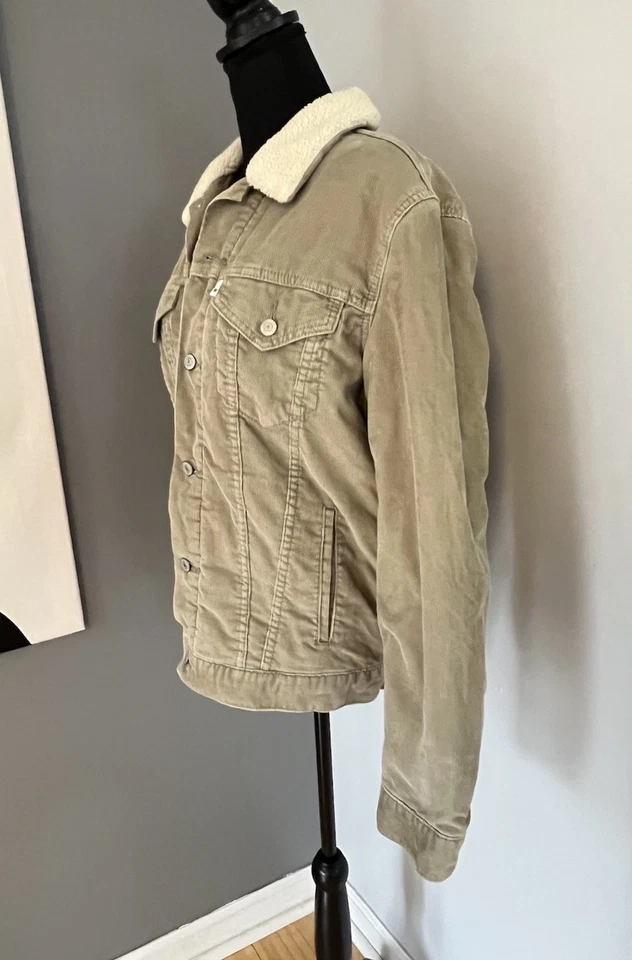 Chaqueta de Camionero Levi's Para Mujer Pana Forrada Sherpa Tostado Caqui Talla Mediana Foto 3 de 4