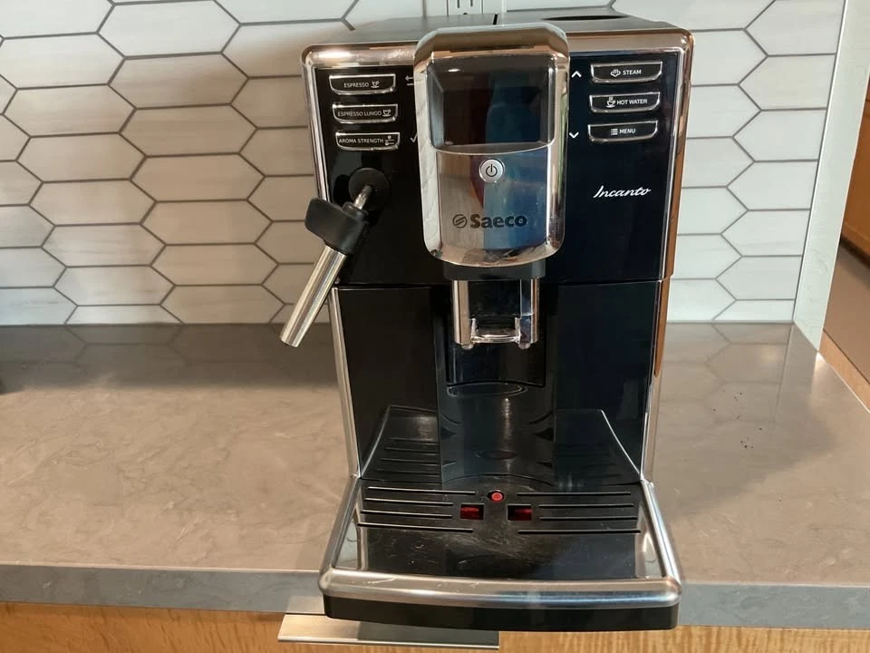 Saeco   インカント　コーヒーマシーン Incanto Super-automatic espresso machine HD8911/48 | Saeco