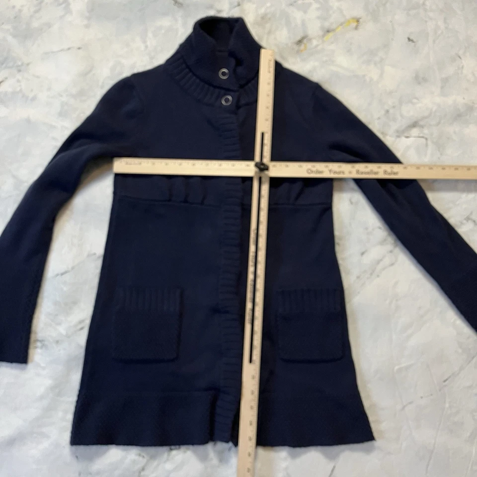 Cardigã Athleta Suéter Feminino Tamanho Médio Sulla Snap Front Decote Simulado Azul Marinho - Imagem 3 de 4