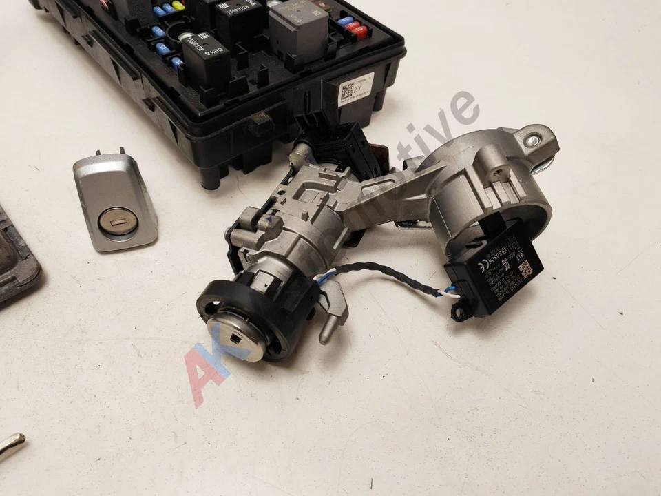 Vauxhall Insignia A MK1 16-17 Engine ECU Lock Set B20 DTH 2.0 Diesel 55494205 - Image 4 of 4