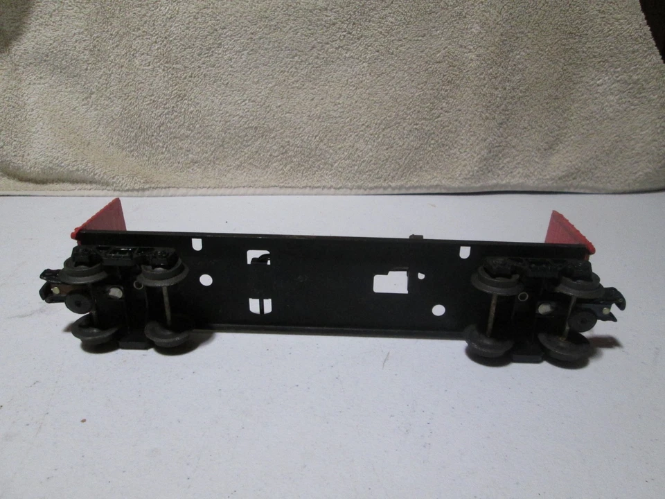 Lionel 3 Action Cars For Parts Exploding car outlaw & Sheriff & Missile Car - Image 3 of 4