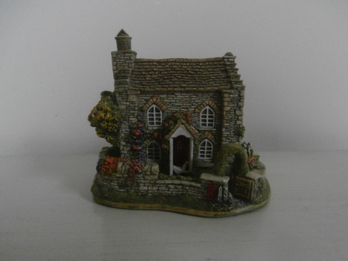LILLIPUT LANE 'THE WORLD OF BEATRIX POTTER' ROSE CASTLE