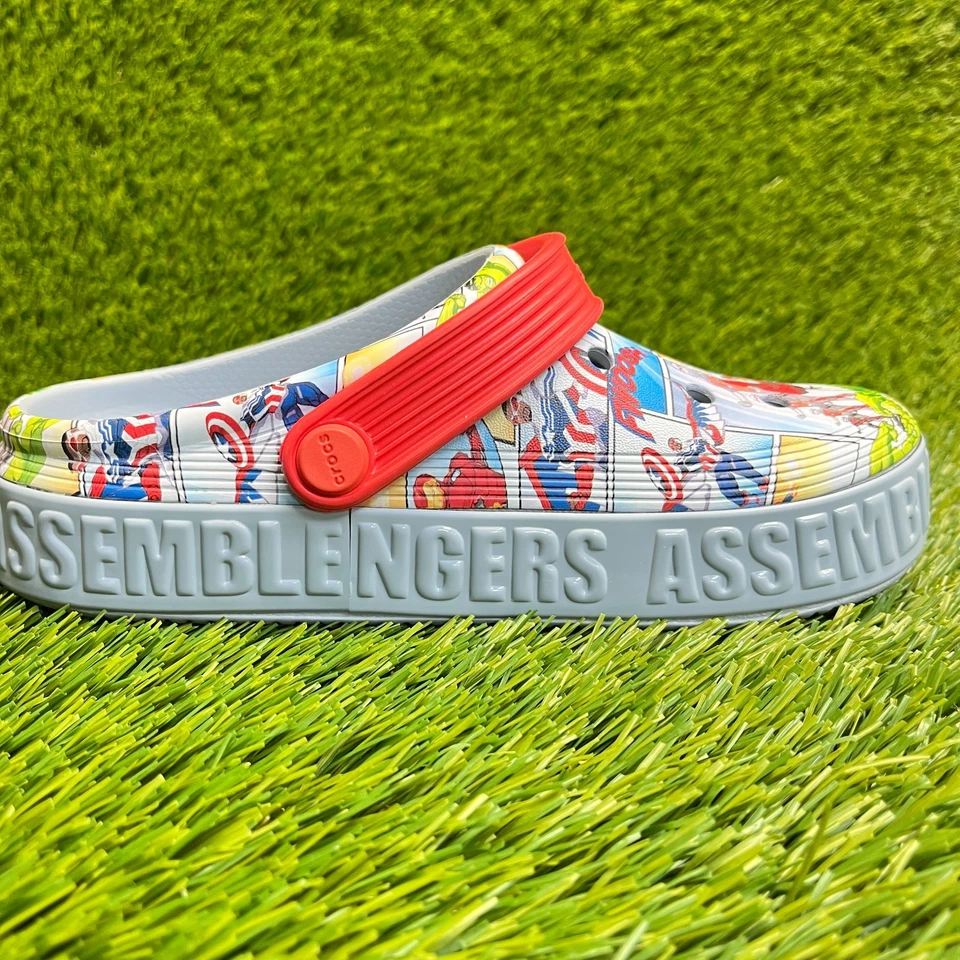 Zueco Crocs Avengers Fuera de la Cancha Niños Talla 1Y Rojo Playa Caminar Sandalias Sin Cordones Foto 4 de 4