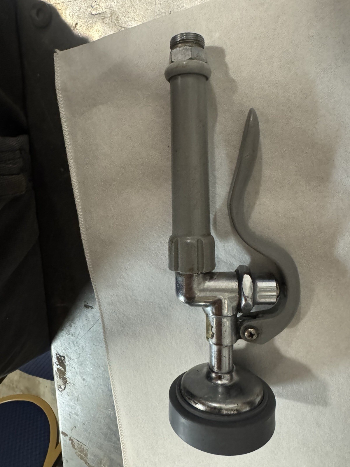 T&S Brass B-0107 Pre-Rinse Spray Valve + Bonus Handle Great product Great Price