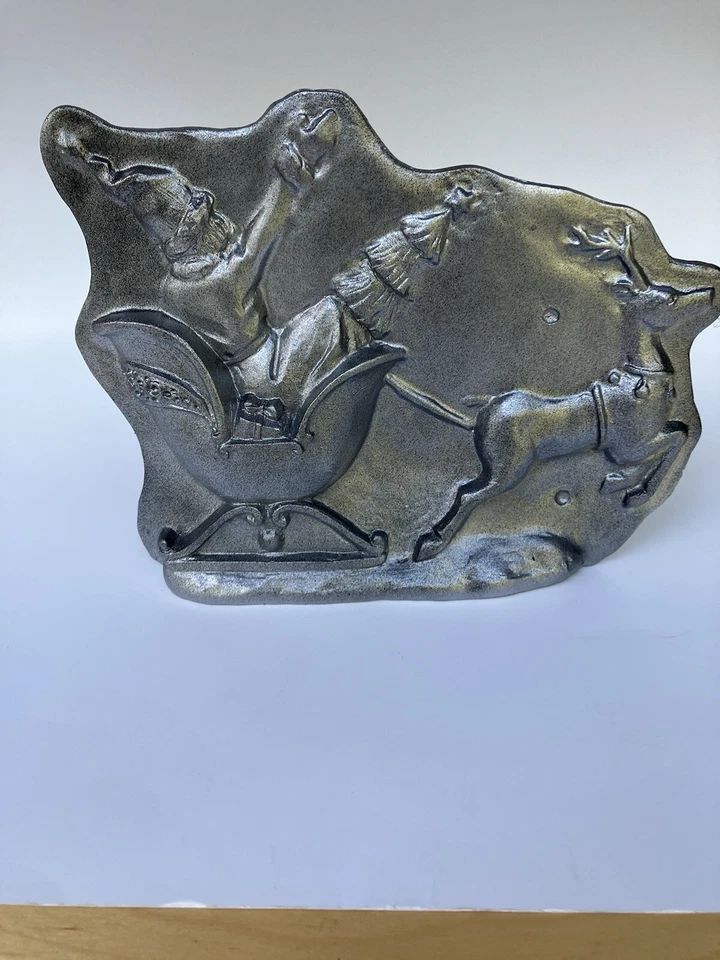 Primitive Antique Tin Style Santa Sleigh Reindeer Silver Resin Chocolate Mold - Image 4 of 4