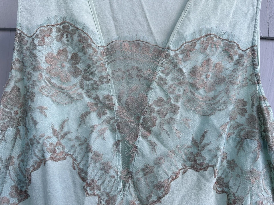 La Perla Silk Mint Green Top w/ Frastaglio Lace Italian Size 3 US 36 - Image 3 of 4