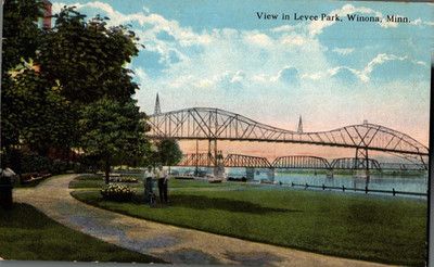 POSTCARD VIEW OF LEVEE PARK WINONA MINNESOTA