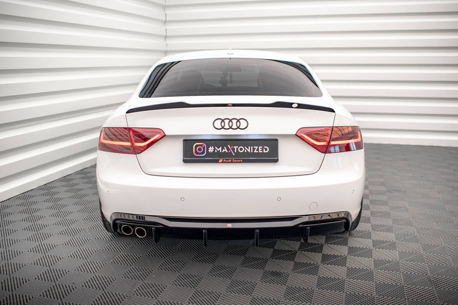 Diffuseur Audi A5 Coupe 8T Facelift Maxton en ABS avec Doublure de Montage