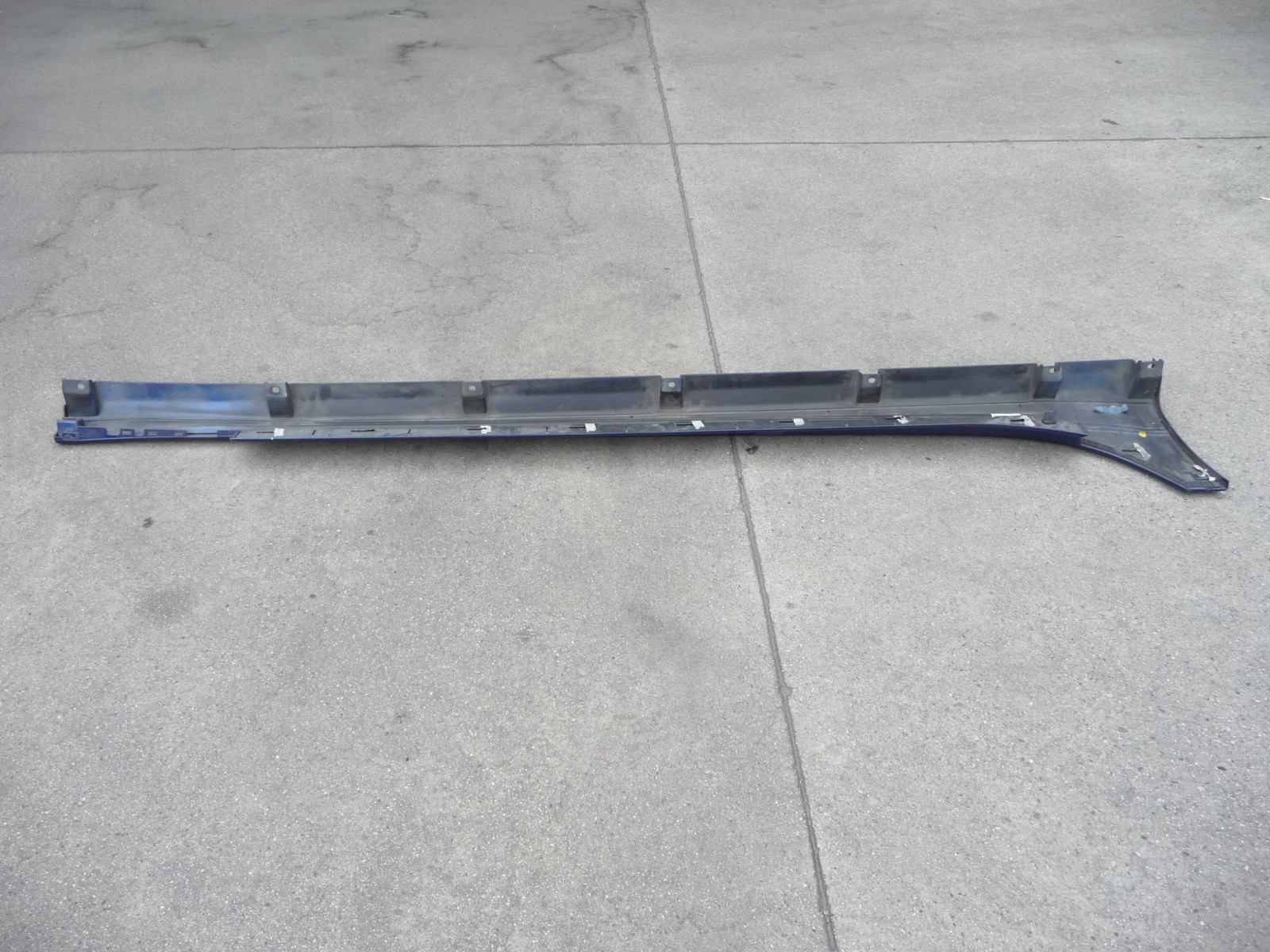 Maserati Ghibli 2014-2020 Left Rocker molding P/N 673002659