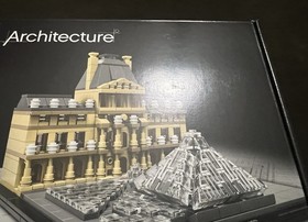 DAMAGED BOX LEGO Architecture Louve 21024 Paris France Landmark Retired