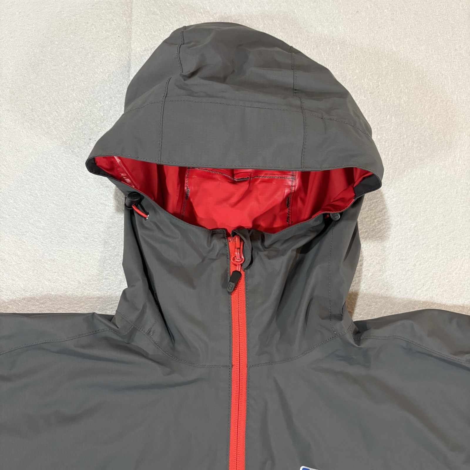 Berghaus Hydroshell Rainproof Jacket Coat Mens Gr… - image 5