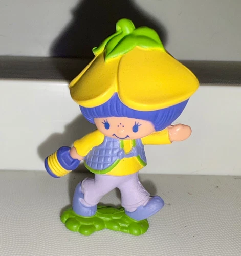 Vintage Strawberry Shortcake Land Almond Tea With Lantern 1983 PVC figure