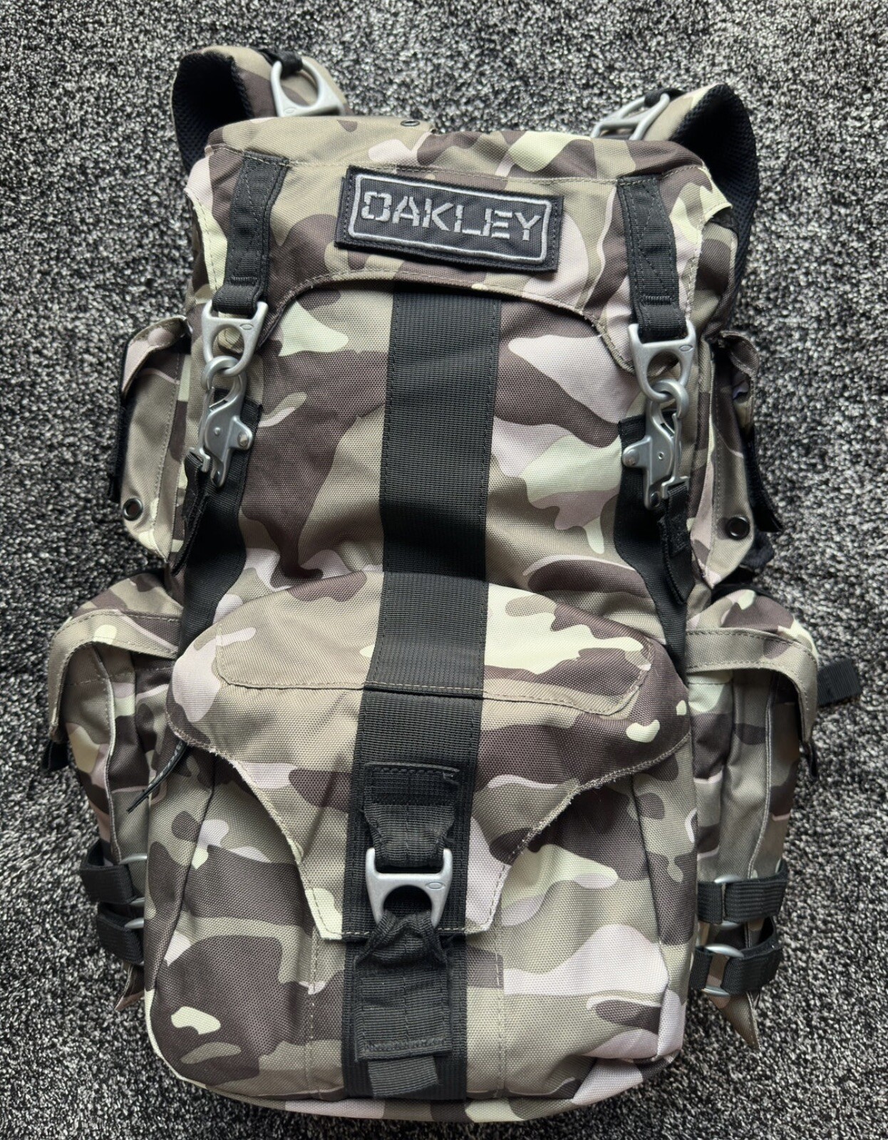 oakley mechanism backpack hike day pack military RARE… Gem
