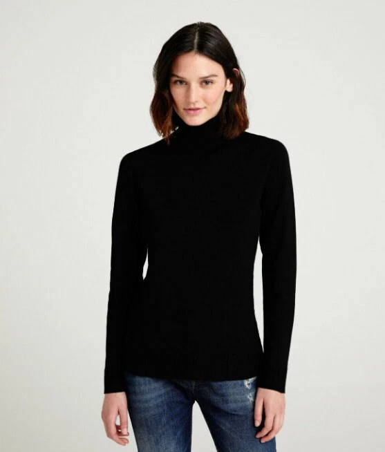 Fitted shop turtleneck top