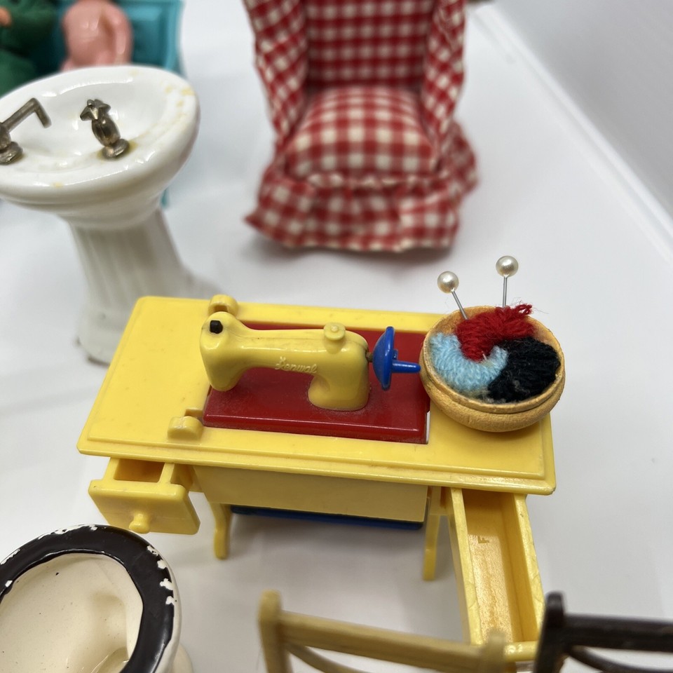 Vintage Dolls Miniature Dollhouse Accessories Porcelain Sink/Toilet