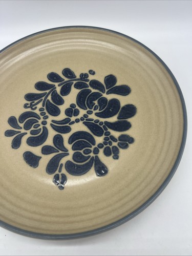 Pfaltzgraff Folk Art 10” Dinner Plate Pre-owned. - Picture 3 of 8