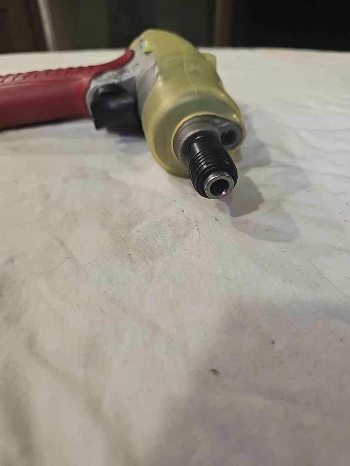 UAT-40D | Herramienta de pulso de apagado automático con empuñadura de pistola, 4,5 - 8 Nm, 1/4 pulg. drive Foto 4 de 4