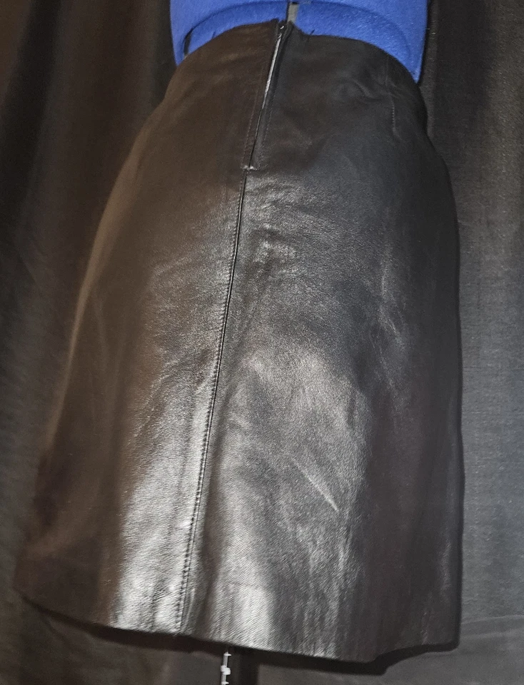 Falda de cuero limitada para mujer de cuero negra talla 6 Foto 2 de 3
