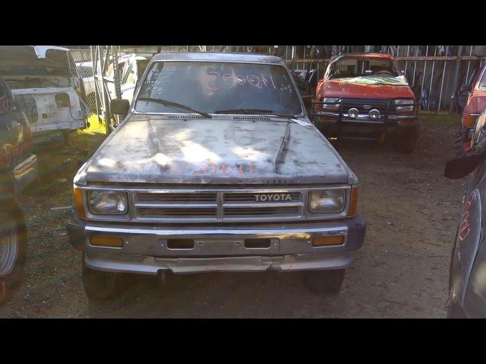 85-95 TOYOTA 4 RUNNER SR5 2.4L MANUAL TRANSMISSION VIN R 4TH DIGIT 22RE - Image 3 of 4