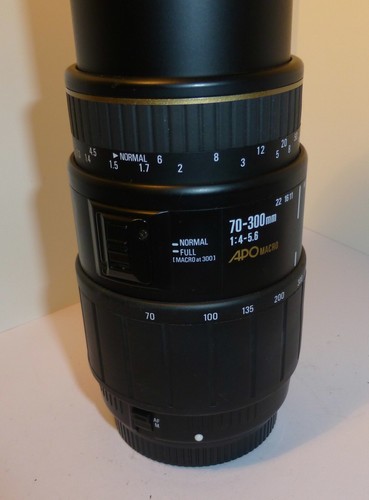 Sigma 70-300mm f/4-5.6 APO Macro CANON EOS FILM SLR LENS WORKING UK SELLER (937) - Picture 5 of 10