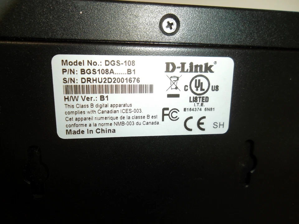 D-Link 8-Port Gigabit Network Switch QoS CSMA/CD 10/100/1000 Mbps LED DGS-108 - Image 4 of 4