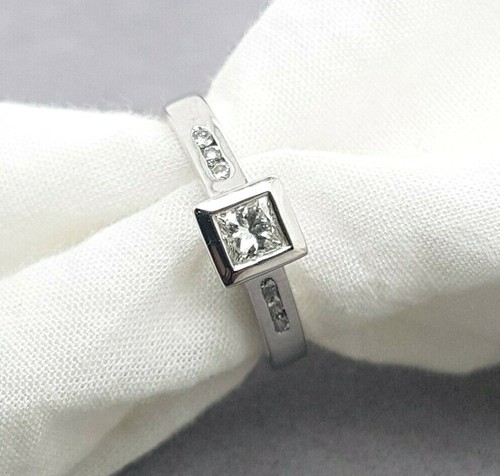 Michael Hill 18ct White Gold Diamond Ring Princess Cut Size M Preloved VAL $3300 - Picture 4 of 14