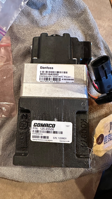 #ad MCV116A3203 NEW Sauer Danfoss VALVE Pressure Control Pilot NOS GOMACO 125 45N30 $1200.00