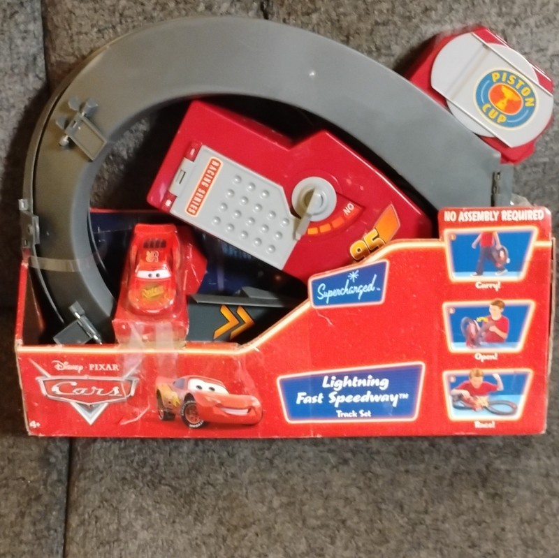 Disney Pixar Cars  Lightning Fast Speedway