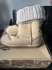 ** BARGAIN - UGG Australia Classic Short Size W8 - UK 7