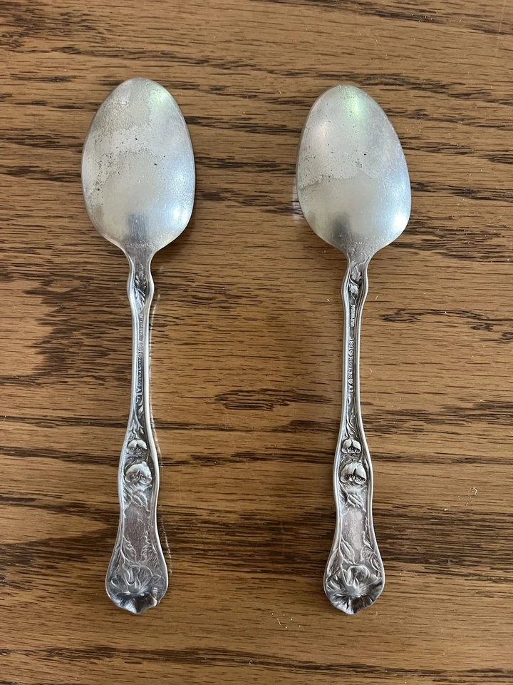 2 cucharas antiguas plateadas Briar Rose 1881 Rogers Bros 1910 Wm A Rogers Foto 4 de 4