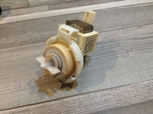 Miele Waschmaschine Original Pumpe DPS 25 - 041   T. Nr.  05012771    30 W
