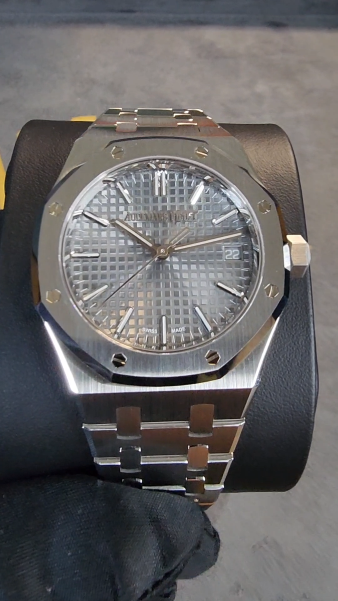 Buyee☆Audemars Piguet グレー ダイヤル 時計 MINT AUDEMARS PIGUET ROYAL OAK 37MM GREY DIAL STAINLESS 15550ST