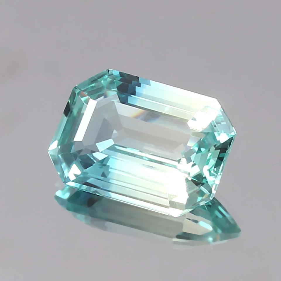 Natural Bi Color Green Ceylon Parti Sapphire Radiant Cut Loose Gemstone 12.30 CT - Image 3 of 4