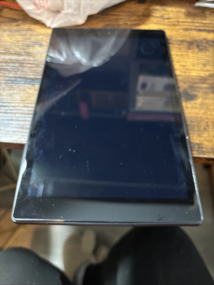 Amazon Tablet FOR PARTS ONLY SL056ZE - Image 3 of 4