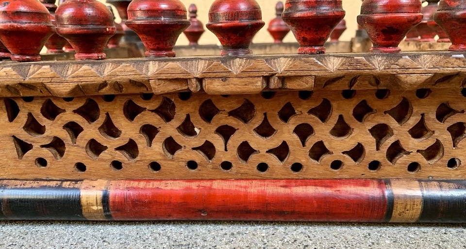 Pedestal decorativo de madeira para ventilação Índia - Imagem 3 de 4