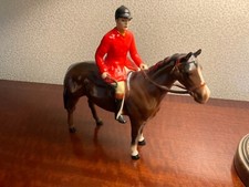 BESWICK HUNTSMAN HUNTING SCENE AUTHENTIC MODEL 1501 BROWN   GLOSS. 1957 -1995.