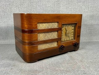 1942 Crosley Radio Model 52TA