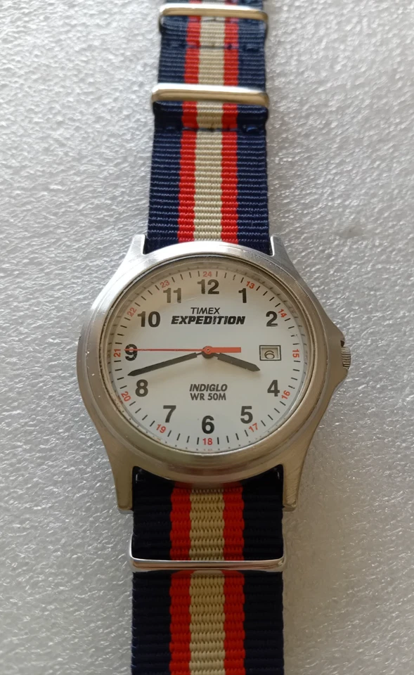 Orologio uomo TIMEX EXPEDITION INDIGLO WR 50M quadrante bianco cassa 38mm. - Imagen 2 de 4