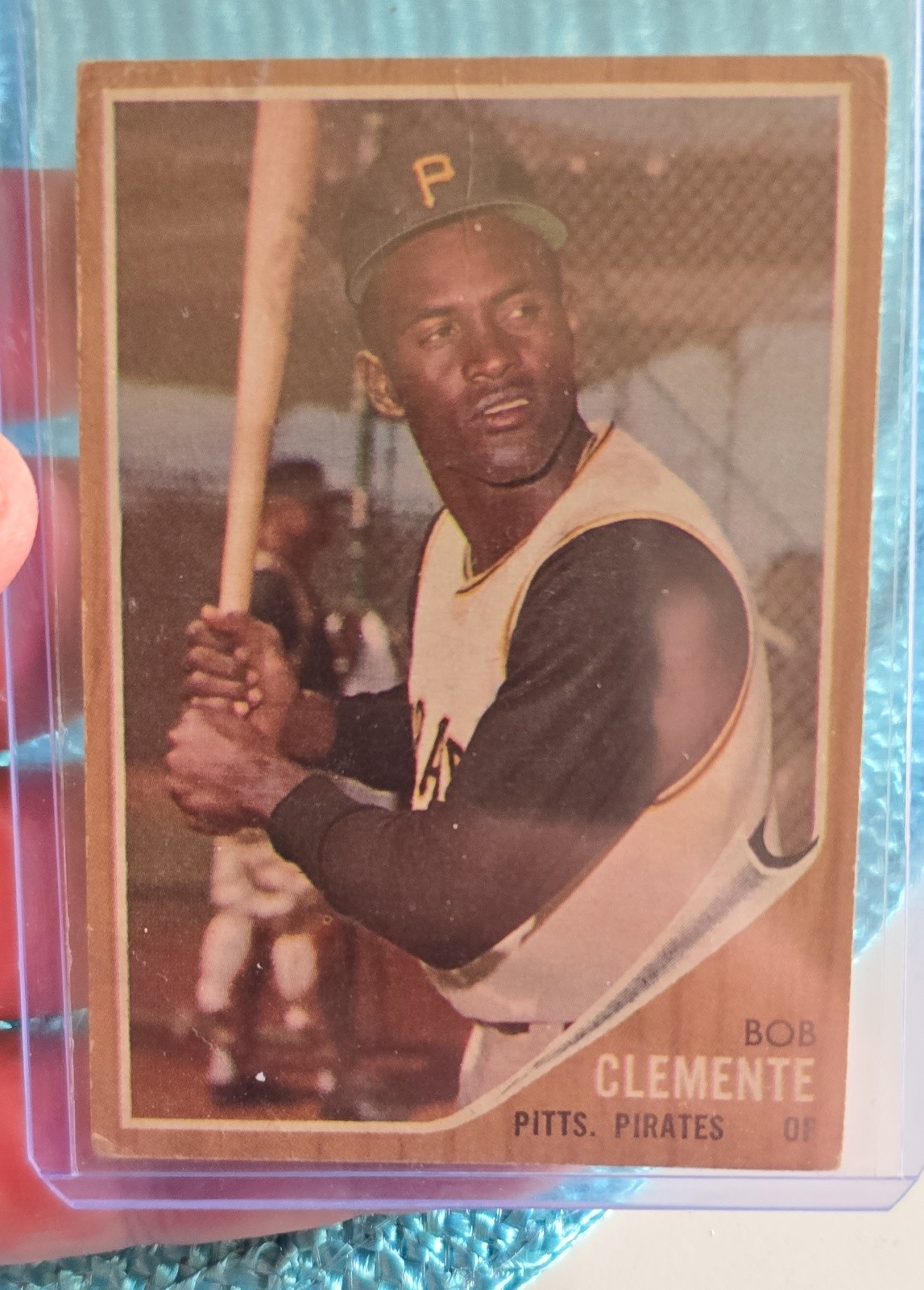 1962 Topps - Roberto Clemente #10 Bob on Card