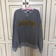 Universal Studios Harry Potter Hufflepuff Sweatshirt Gray Embroidered Medium M