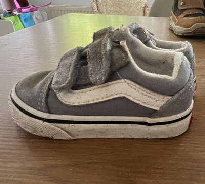 VANS Old Skool Baby Sneaker Low Top Klettverschluss Grau/Weiß EU 20