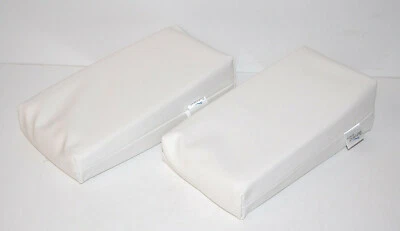 BEHREND HOMECARE 2 Stück Injektionskissen,Lagerunskissen,Armkissen 30x15 x10/5 cm Kustleder,weiss