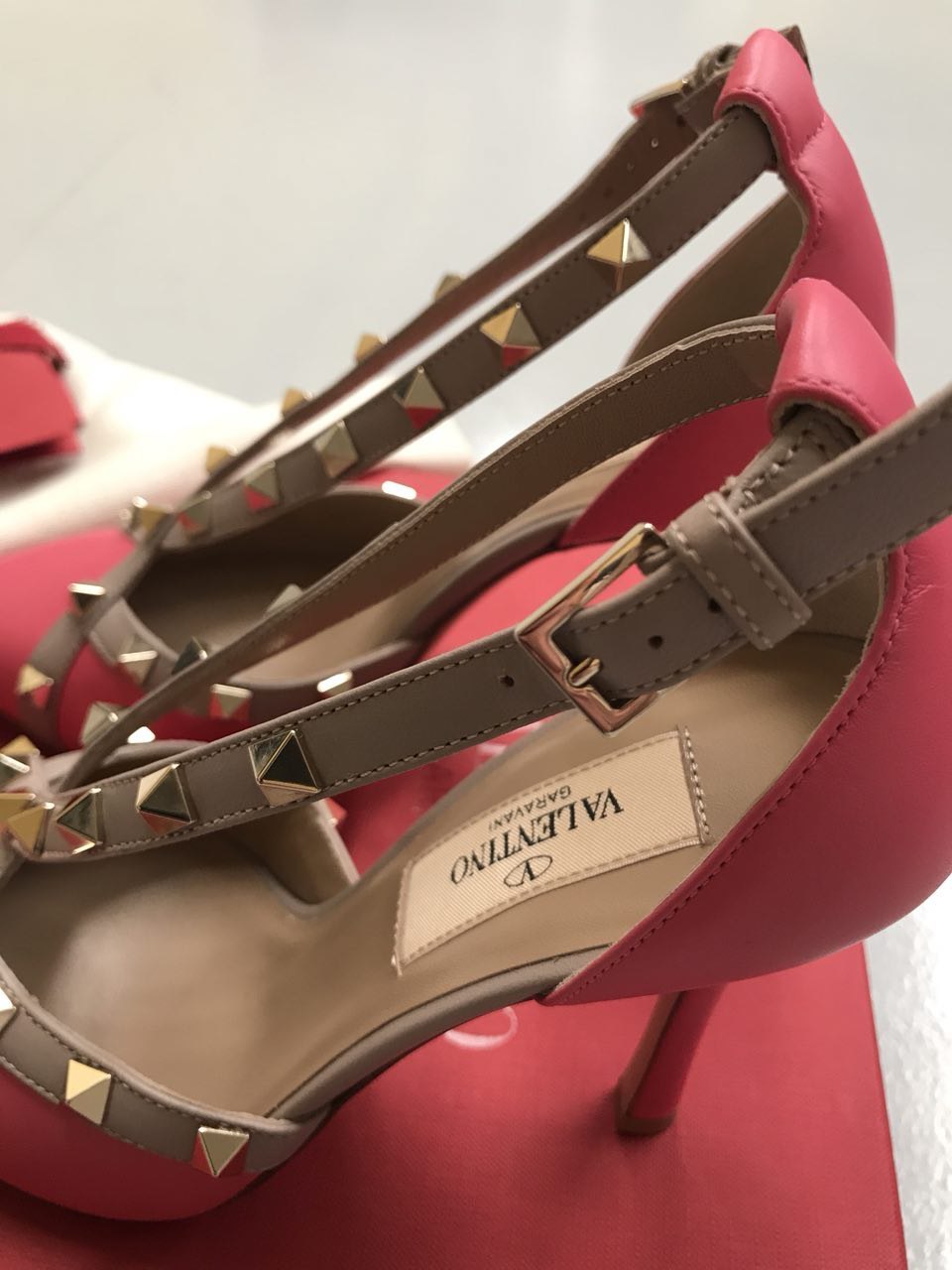 VALENTINO GARAVANI ROCKSTUD SHOES WOMEN'S WOMEN'S WOMEN'S HELLS Size 37,5 DAMEN SCHUHE HEELS 1121c1 VALENTINO GARAVANI ROCKSTUD SHOES WOMEN'S WOMEN'S WOMEN'S HELLS Size 37,5 DAMEN SCHUHE HEELS 1121c1