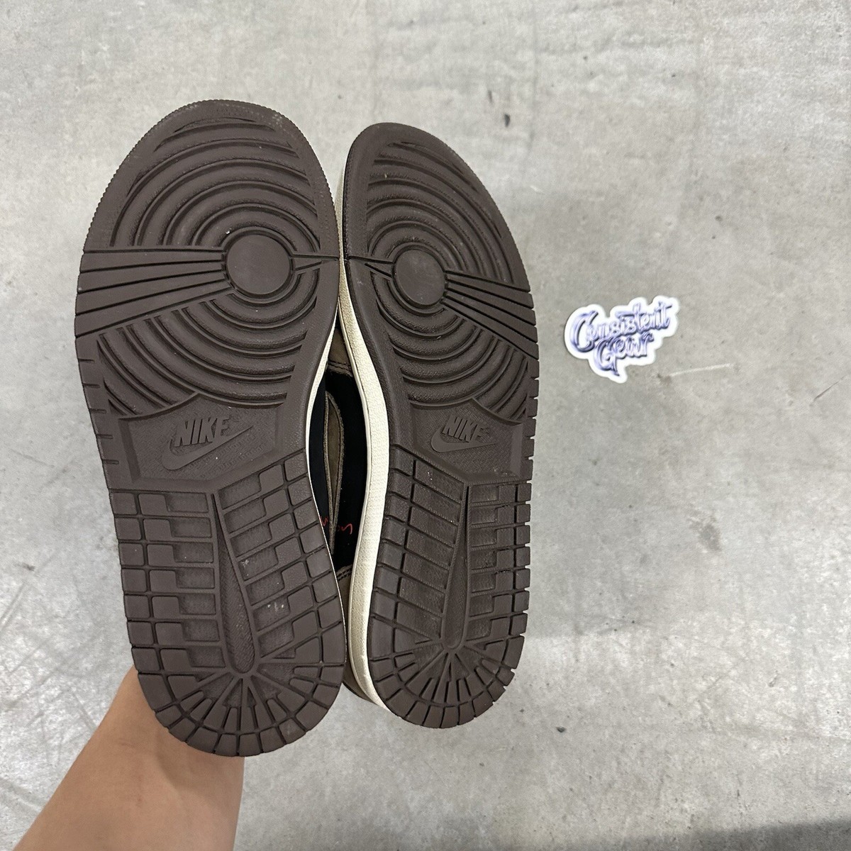 Jordan 1 Retro Low Travis Scott Low Mocha - Size 7.5M Jordan 1 Retro Low Travis Scott Low Mocha - Size 7.5M