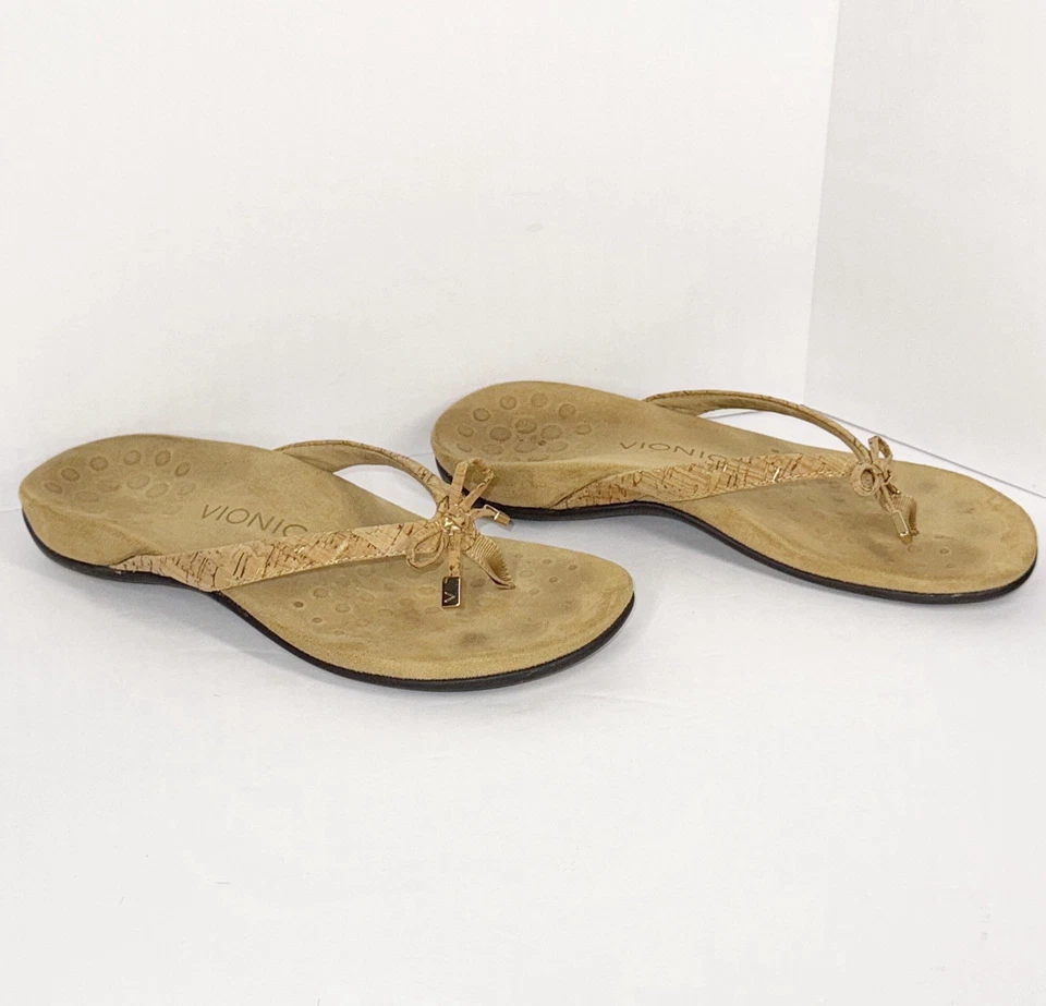 Sandalia Vionic Bella Beige Neutro Chanclas Lazo Dorado Corcho Tanga Puntera Comodidad Talla 6 Foto 2 de 4