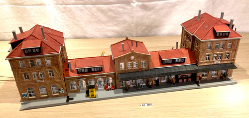 Kibri 39371 H0 Bahnhof Calw mit 15 Preiser Figuren und 5-fach Beleuchtung, 1:87 | Zustand: Gebraucht