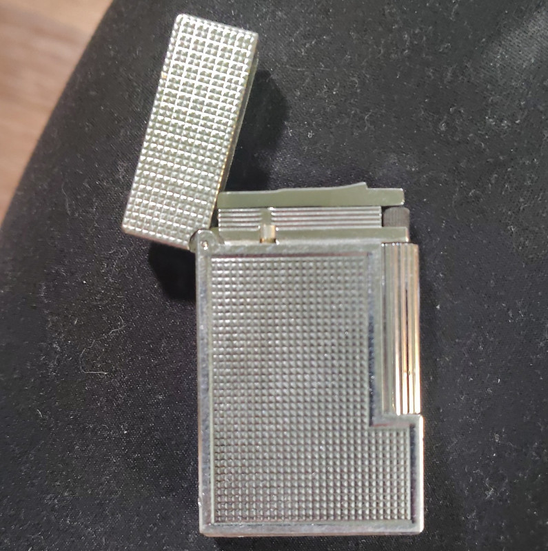 Dupont Paris Made in France Silver Tone Textured Lighter France