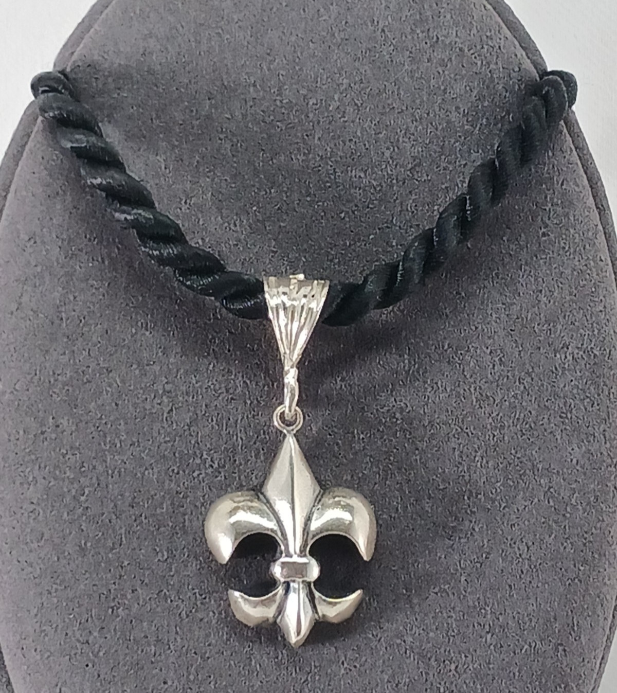 Classy Artisan Crafted Solid Cast Sterling Silver… - image 1