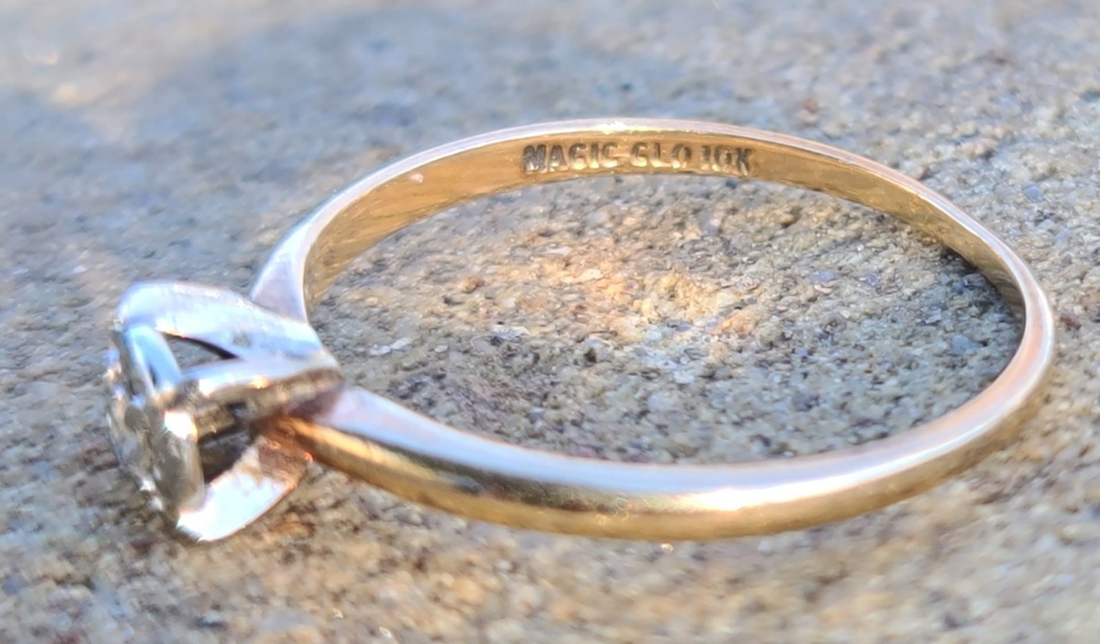 10k Solid Yellow Gold Diamond Solitaire Ring 7.5s… - image 7