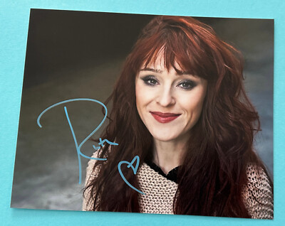 Ruth Connell  -  SUPERNATURAL   -  signed, original Autogramm !!!